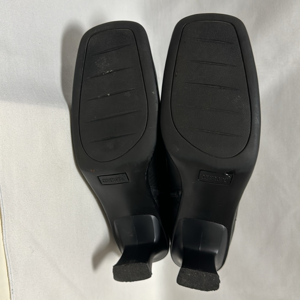 Cover Girl black ankle boots with zipper, elastic in the back - Picture 7 of 9